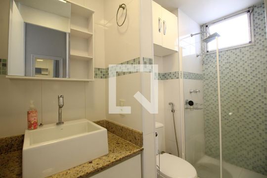 Banheiro Social de apartamento à venda com 2 quartos, 51m² em Recreio dos Bandeirantes, Rio de Janeiro