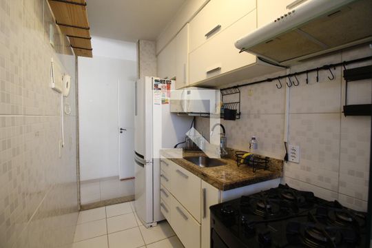 Cozinha de apartamento à venda com 2 quartos, 51m² em Recreio dos Bandeirantes, Rio de Janeiro