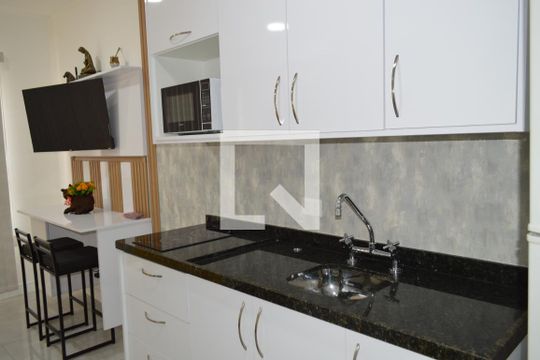 Cozinha de kitnet/studio para alugar com 1 quarto, 21m² em Cursino, São Paulo