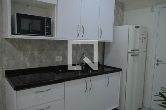 Cozinha de kitnet/studio para alugar com 1 quarto, 21m² em Cursino, São Paulo
