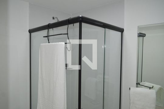 Banheiro de kitnet/studio para alugar com 1 quarto, 21m² em Cursino, São Paulo