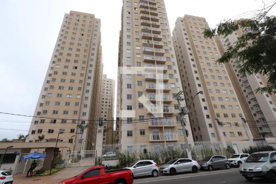Fachada do condomínio de apartamento para alugar com 2 quartos, 34m² em Vila Graciosa, São Paulo