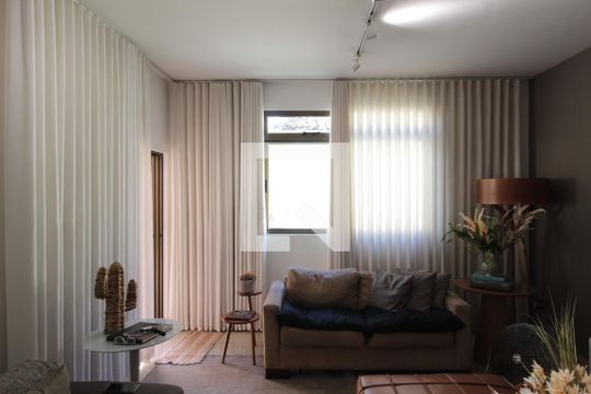 Sala de TV de casa à venda com 5 quartos, 900m² em Bandeirantes (pampulha), Belo Horizonte
