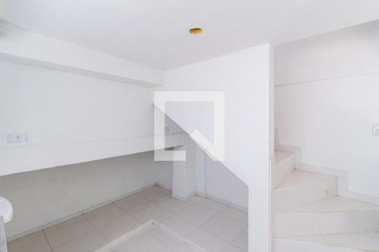 Cozinha e área de serviço de casa para alugar com 1 quarto, 35m² em Jardim Ana Estela, Carapicuíba