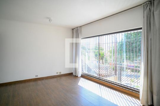 Casa para alugar com 3 quartos, 240m² em Vila das Merces, São Paulo