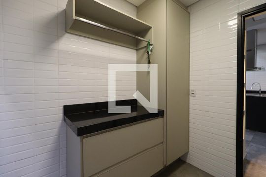 Lavanderia de casa de condomínio para alugar com 4 quartos, 480m² em Jardim Nova Alianca, Ribeirão Preto