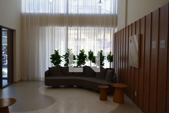 Hall de entrada de kitnet/studio para alugar com 1 quarto, 33m² em Paraíso, São Paulo