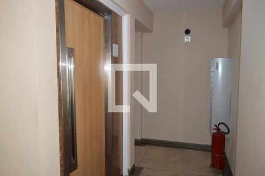 Elevador Social de apartamento para alugar com 1 quarto, 45m² em Cambuci, São Paulo