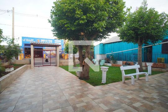 Área externa de casa à venda com 3 quartos, 180m² em Santo Afonso, Novo Hamburgo
