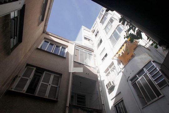 Vista de kitnet/studio à venda com 1 quarto, 32m² em Centro Histórico, Porto Alegre