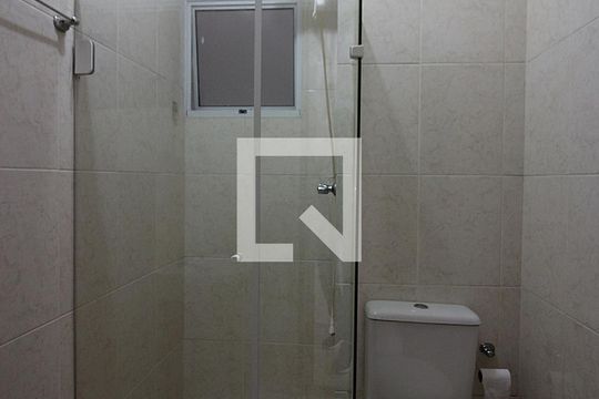Banheiro Social de apartamento para alugar com 1 quarto, 48m² em Vila Euro, São Bernardo do Campo