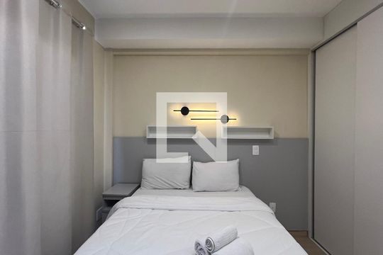 Quarto de kitnet/studio para alugar com 1 quarto, 24m² em Pinheiros, São Paulo