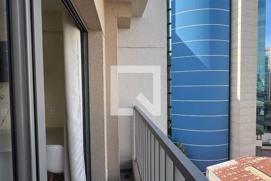 Sacada de kitnet/studio para alugar com 1 quarto, 24m² em Pinheiros, São Paulo