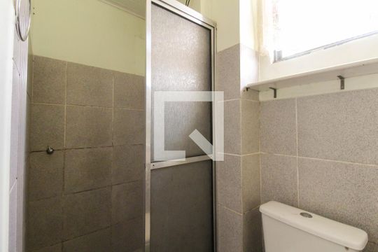 Banheiro de apartamento à venda com 2 quartos, 44m² em Igara, Canoas