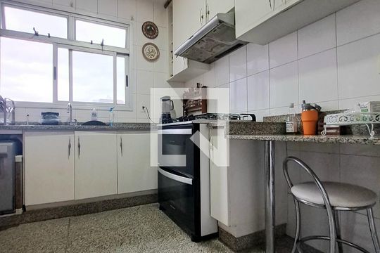 Apartamento à venda com 4 quartos, 220m² em Prado, Belo Horizonte