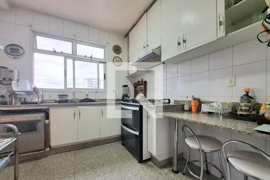 Apartamento à venda com 4 quartos, 220m² em Prado, Belo Horizonte