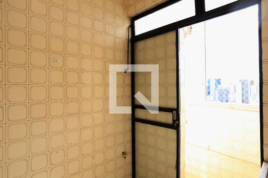 Cozinha de apartamento para alugar com 1 quarto, 50m² em Cruzeiro, Belo Horizonte
