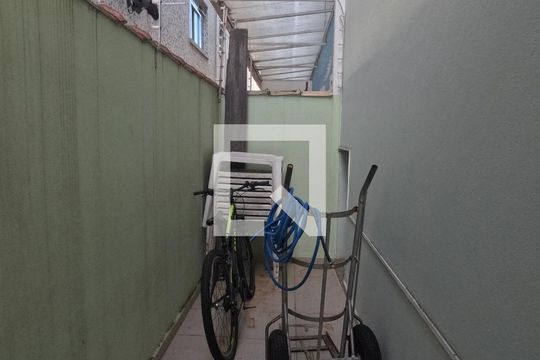 Garagem de casa para alugar com 4 quartos, 290m² em Aparecida, Santos