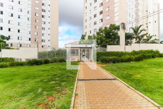 Fachada de apartamento para alugar com 2 quartos, 40m² em Jardim Helena, São Paulo