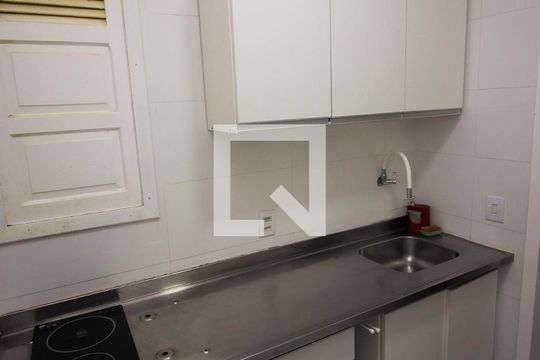 Cozinha  de kitnet/studio para alugar com 1 quarto, 33m² em Centro Histórico, Porto Alegre