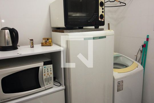 Cozinha  de kitnet/studio para alugar com 1 quarto, 33m² em Centro Histórico, Porto Alegre