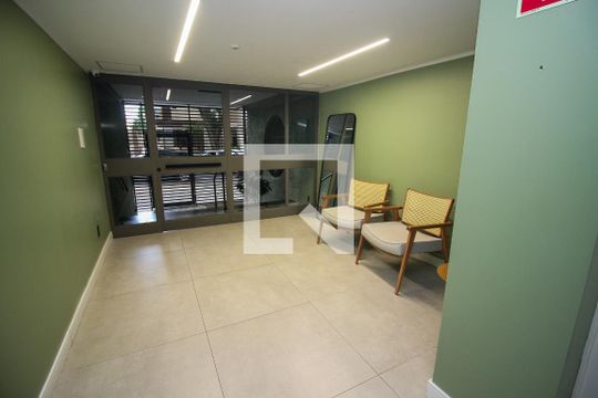 Hall de entrada de kitnet/studio para alugar com 1 quarto, 33m² em Centro Histórico, Porto Alegre