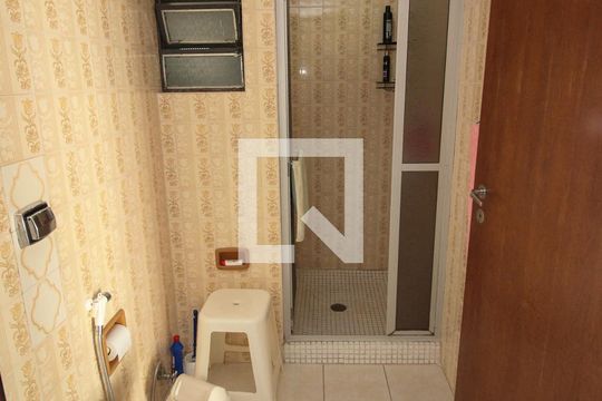 Banheiro da Suíte de apartamento para alugar com 3 quartos, 78m² em Menino Deus, Porto Alegre