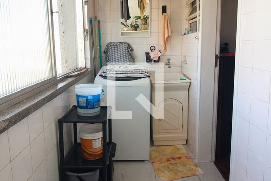 Área de Serviço de apartamento para alugar com 3 quartos, 78m² em Menino Deus, Porto Alegre