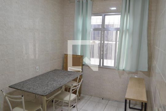 Sala 2 de casa para alugar com 2 quartos, 80m² em Curicica, Rio de Janeiro