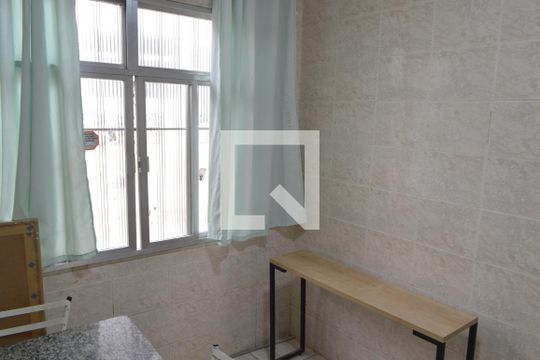 Sala 2 de casa para alugar com 2 quartos, 80m² em Curicica, Rio de Janeiro