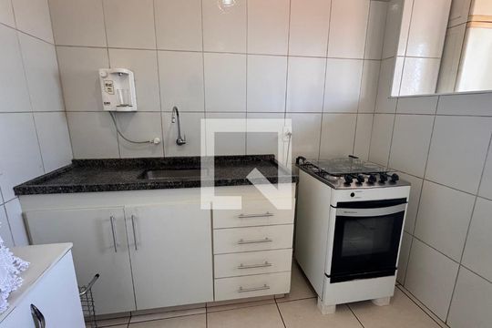 Cozinha  de apartamento à venda com 2 quartos, 64m² em Vila Joaquim Inacio, Campinas