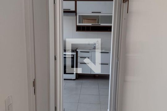 Corredor quartos de apartamento para alugar com 2 quartos, 33m² em Sacomã, São Paulo