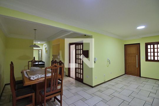 Sala de casa à venda com 3 quartos, 146m² em Conjunto Habitacional Trevo, São Bernardo do Campo