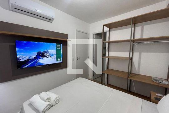 Suíte  de apartamento para alugar com 1 quarto, 24m² em Vila Butantã, São Paulo