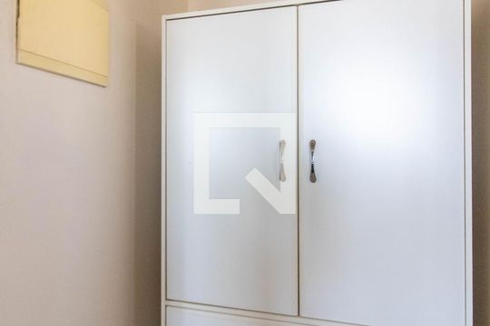 Corredor de apartamento para alugar com 1 quarto, 50m² em Vila Moreira, Guarulhos