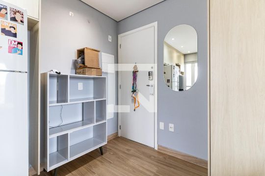 Entrada de apartamento para alugar com 1 quarto, 33m² em Aclimação, São Paulo