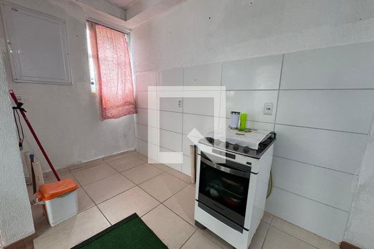 Cozinha de apartamento à venda com 2 quartos, 50m² em Feitoria, São Leopoldo