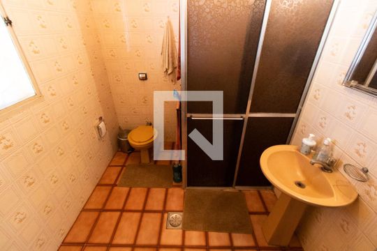 Banheiro Suíte  de casa de condomínio à venda com 2 quartos, 348m² em Parque Xangrilá, Campinas