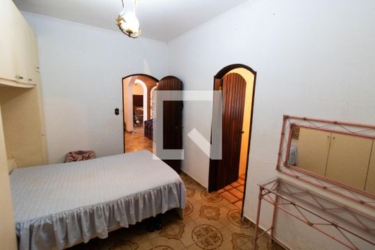 Suíte  de casa de condomínio à venda com 2 quartos, 348m² em Parque Xangrilá, Campinas
