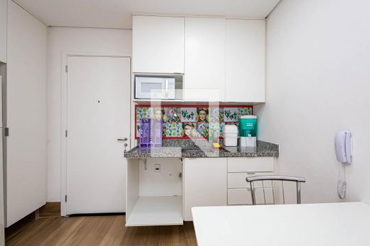 Cozinha de apartamento para alugar com 1 quarto, 31m² em Bela Vista, São Paulo