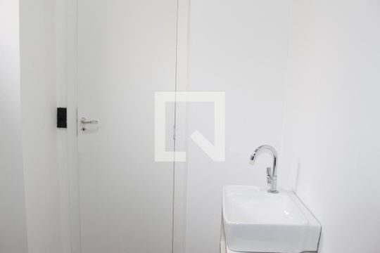 Banheiro  de kitnet/studio para alugar com 1 quarto, 24m² em Campos Elíseos, São Paulo