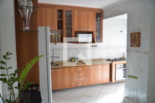 Cozinha de apartamento para alugar com 2 quartos, 77m² em Utinga, Santo André
