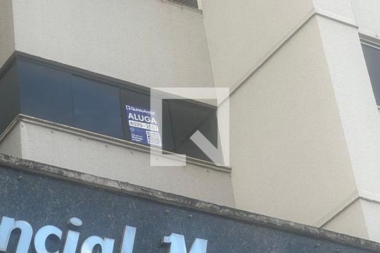 Fachada e Placa de apartamento para alugar com 3 quartos, 90m² em Jardim América, Goiânia