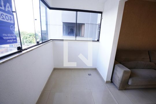 Placa de apartamento para alugar com 3 quartos, 90m² em Jardim América, Goiânia