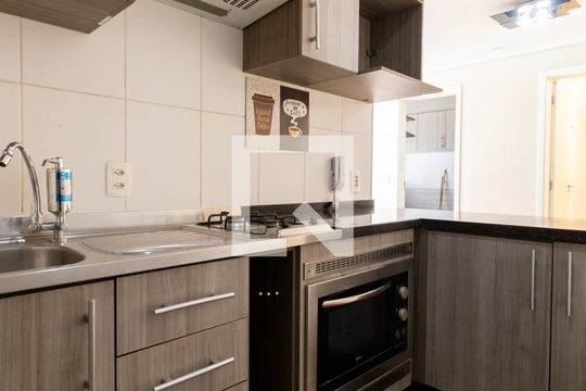 Sala/Cozinha de apartamento à venda com 2 quartos, 52m² em Jardim Santa Teresinha, São Paulo
