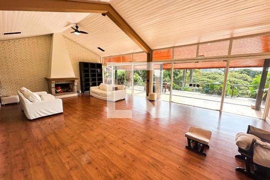 Sala de casa de condomínio à venda com 6 quartos, 520m² em Malota, Jundiaí