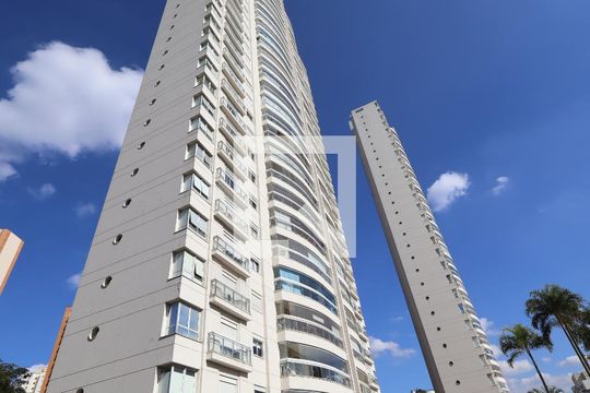 Fachada de apartamento à venda com 3 quartos, 180m² em Panamby, São Paulo