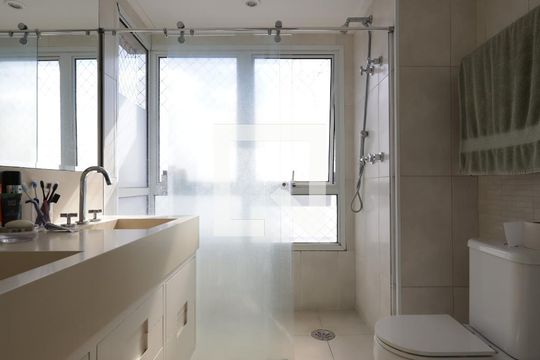 Banheiro da Suíte 3 de apartamento à venda com 3 quartos, 180m² em Panamby, São Paulo