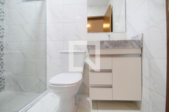Banheiro de apartamento para alugar com 1 quarto, 30m² em Parque Reboucas, São Paulo