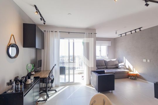 Sala de apartamento à venda com 2 quartos, 70m² em Continental, Osasco